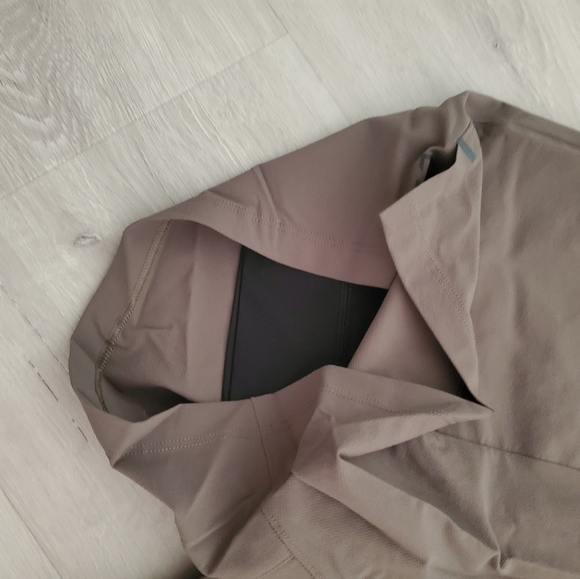 Lululemon License to train short - Picture 6 of 6